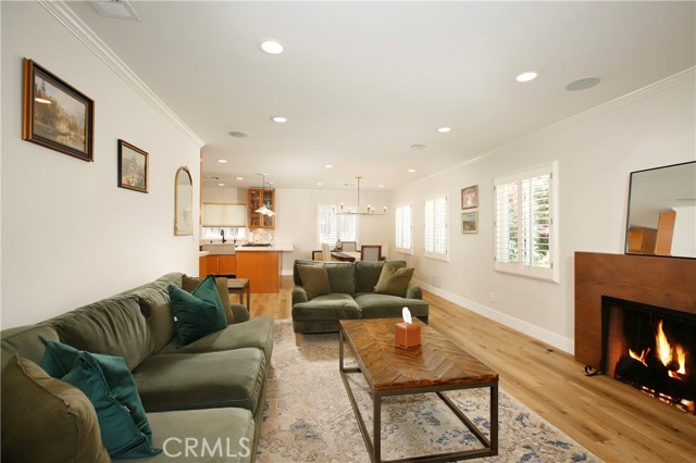 3330 Henrietta Avenue, La Crescenta CA: https://media.crmls.org/medias/110af740-ac61-4ab0-8f76-77235b2abcc9.jpg