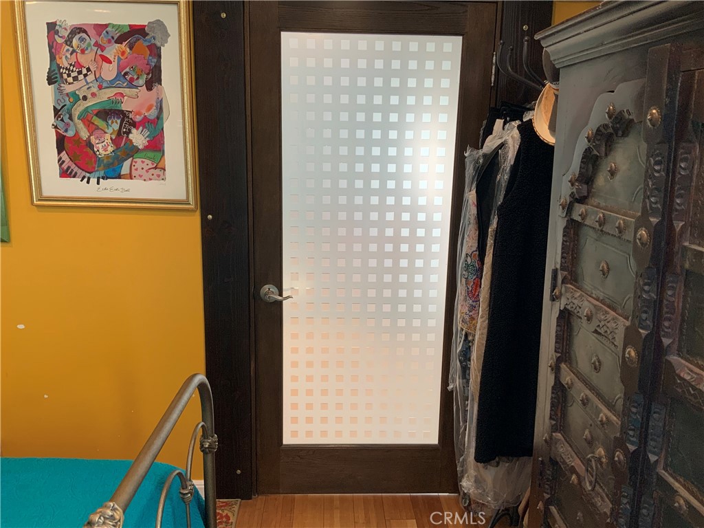 https://media.crmls.org/medias/110bd75a-bc3d-42d1-a1c4-610670cd48dc.jpg?preset=X-Large