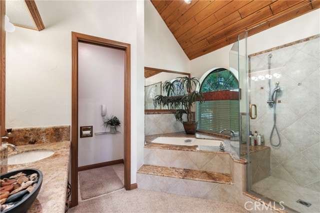Detail Gallery Image 16 of 52 For 301 Riviera Dr, Lake Arrowhead,  CA 92352 - 6 Beds | 5/1 Baths