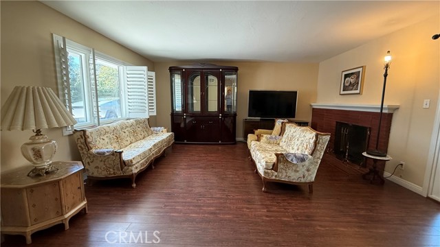 Detail Gallery Image 2 of 27 For 1719 Central Ave, Fullerton,  CA 92831 - 3 Beds | 2 Baths