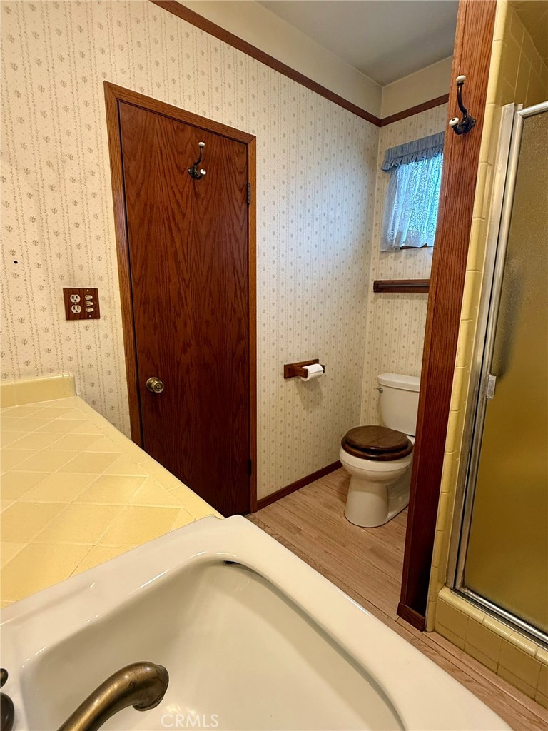 https://media.crmls.org/medias/110c3a3e-c238-46b5-b9ac-ad6477a3985f.jpg?preset=X-Large