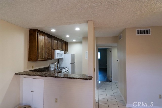 700 W La Veta Avenue, Orange CA: https://media.crmls.org/medias/110c5019-4523-4968-8ac6-8f25f0d4b604.jpg