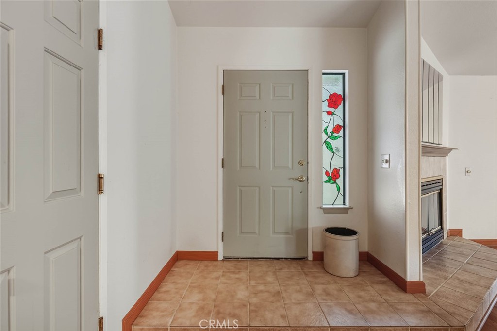 https://media.crmls.org/medias/110db94a-6698-4f96-bef4-f53e78a54233.jpg?preset=X-Large
