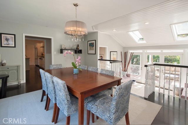 Detail Gallery Image 6 of 27 For 7120 Pacific View Dr, Los Angeles,  CA 90068 - 5 Beds | 4 Baths