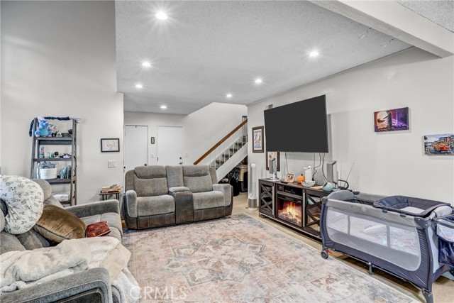 Front Image Thumbnail for CROC26211479