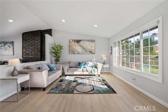 Detail Gallery Image 9 of 37 For 10164 Hampshire, Rancho Cucamonga,  CA 91730 - 3 Beds | 2 Baths