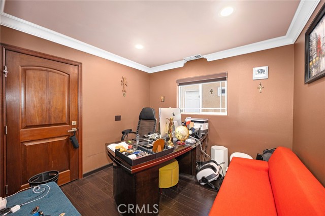 Detail Gallery Image 27 of 63 For 10610 Oak Tree Way, Sunland,  CA 91040 - 5 Beds | 4 Baths