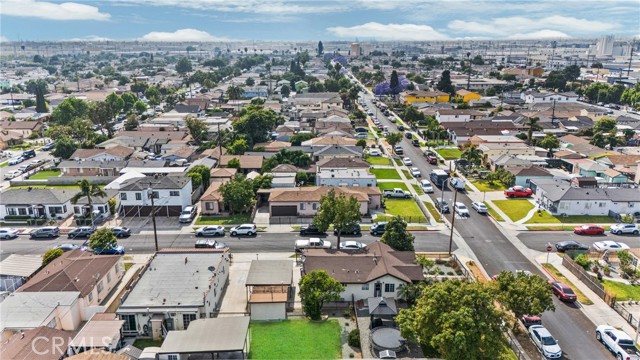 5304 Carmelita Avenue, Maywood CA: https://media.crmls.org/medias/110f01d9-3d8a-4a23-ad96-4118869cffb8.jpg
