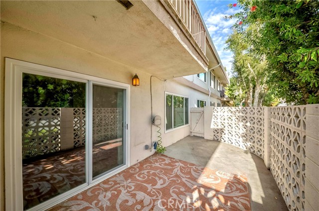 Detail Gallery Image 2 of 26 For 1349 Shadow Ln #115,  Fullerton,  CA 92831 - 2 Beds | 2 Baths