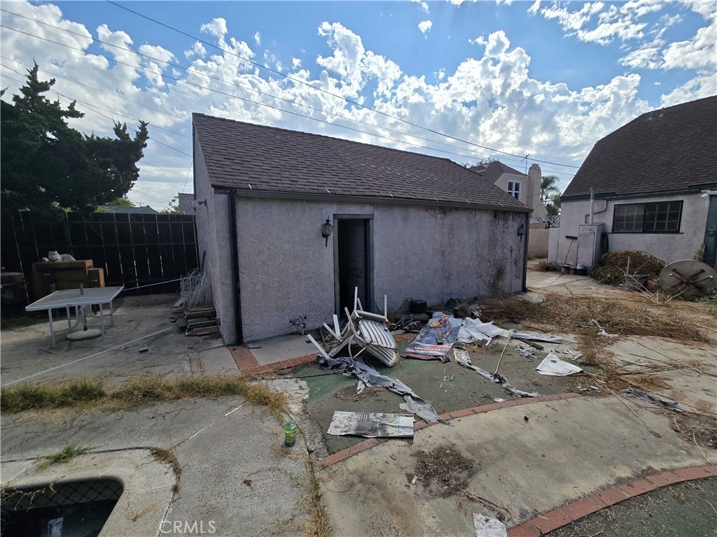 https://media.crmls.org/medias/110f22be-6f76-458a-aa77-1cd9b06e3804.jpg?preset=X-Large