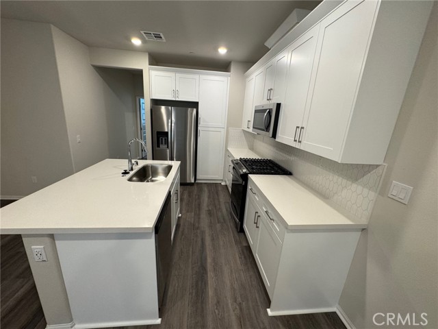 1440 stratus Drive, Pomona CA: https://media.crmls.org/medias/110f8fd2-f7df-4270-a4d1-a0f9ddad4ee5.jpg