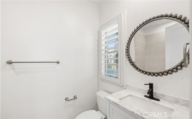 31 Prairie, Irvine CA: https://media.crmls.org/medias/110f9403-3b74-4c77-ac18-95b8d6a5ef36.jpg
