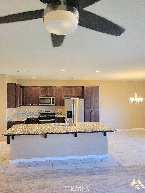 Detail Gallery Image 4 of 17 For 3414 N Oakwood St, Visalia,  CA 93291 - 3 Beds | 2 Baths