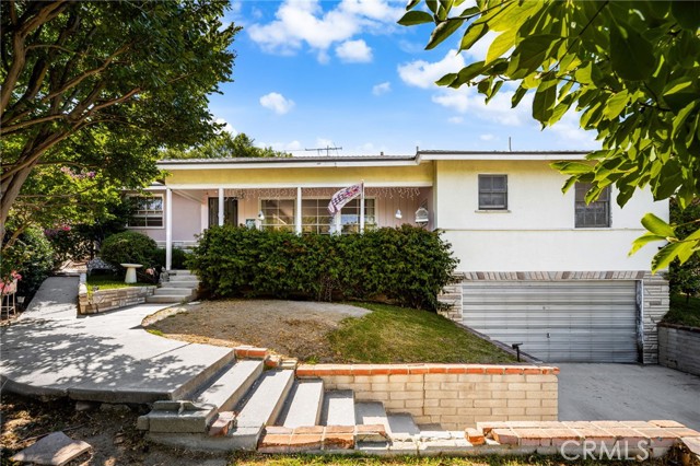 4600 Edelle Place, Los Angeles CA: https://media.crmls.org/medias/111009ba-49d9-4cfa-9da7-a13c8e157580.jpg