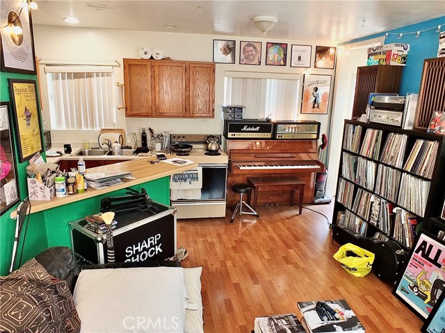 744 Gladys Avenue, Long Beach CA: https://media.crmls.org/medias/11103df0-1ae3-4855-944a-9631afb83980.jpg
