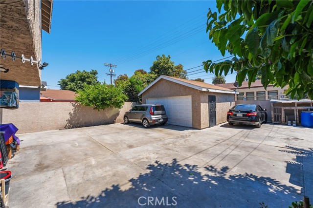 138 W Gage Avenue, Los Angeles CA: https://media.crmls.org/medias/11105185-72ee-4ee9-a634-7a3da56a0764.jpg