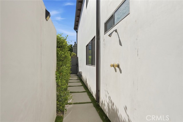 Detail Gallery Image 45 of 63 For 1001 2nd, Hermosa Beach,  CA 90254 - 5 Beds | 3/1 Baths