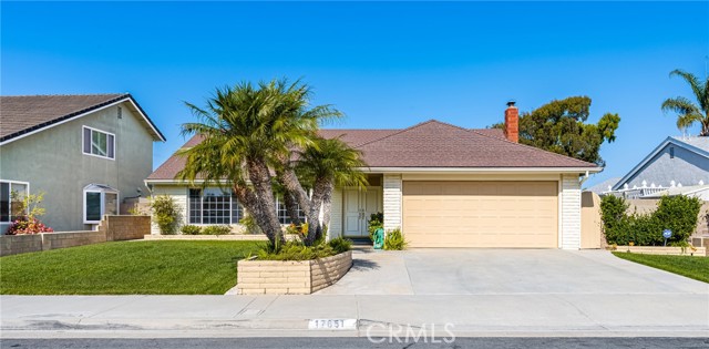 Detail Gallery Image 3 of 44 For 17651 Falkirk Ln, Huntington Beach,  CA 92649 - 4 Beds | 2 Baths