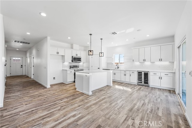 Detail Gallery Image 18 of 60 For 20349 90th St, California City,  CA 93505 - 4 Beds | 3 Baths