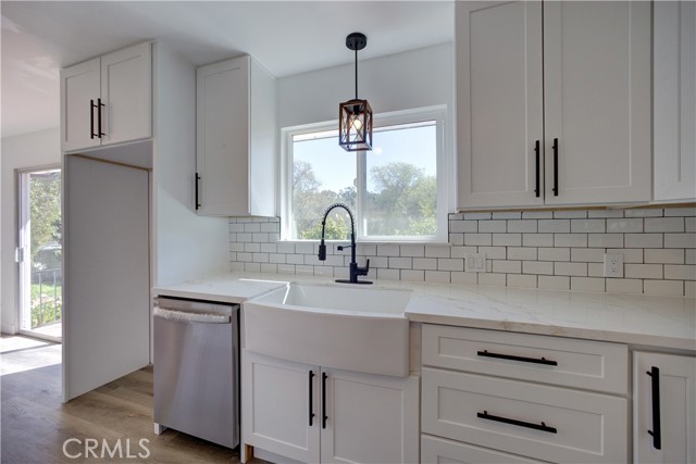Detail Gallery Image 11 of 75 For 1550 Main St, Cambria,  CA 93428 - 7 Beds | 5/1 Baths