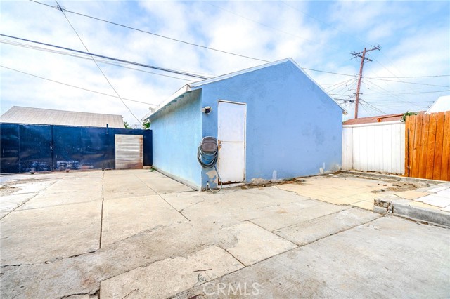 13018 Rosecrans Avenue, Norwalk CA: https://media.crmls.org/medias/1111ddd3-05fd-4bee-8d78-af9a6f35d86c.jpg