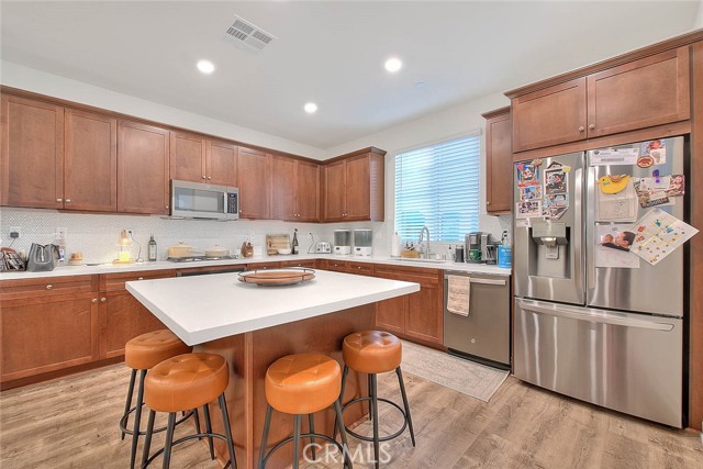 831 Wintergreen Way, Upland CA: https://media.crmls.org/medias/1111e9ad-f2df-4466-8269-4593ce530725.jpg