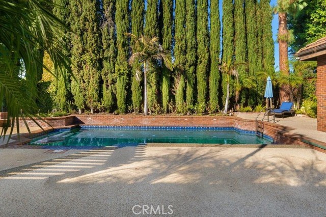 Detail Gallery Image 67 of 71 For 17555 Embassy Dr, Encino,  CA 91316 - 5 Beds | 5/1 Baths