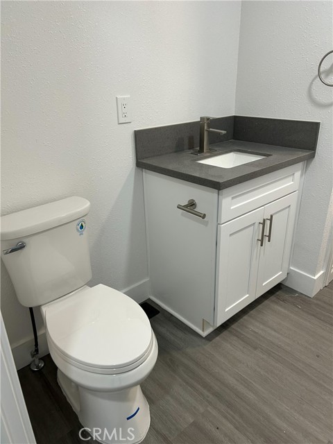 Detail Gallery Image 9 of 12 For 10421 El Centro, Oak Hills,  CA 92344 - 3 Beds | 3 Baths