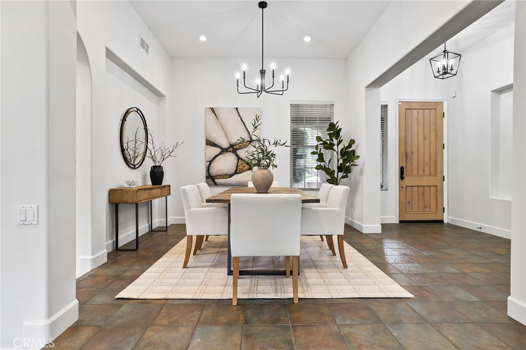 MLS #OC25229968 image #11