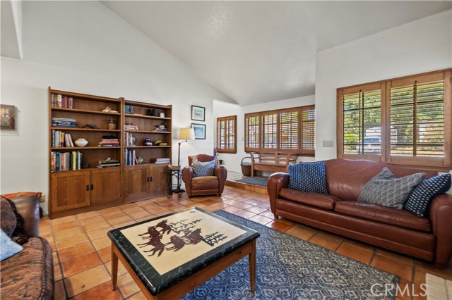 29034 Sheridan Road, Castaic CA: https://media.crmls.org/medias/1113a897-d1ac-438f-8a04-a02b89ccb650.jpg