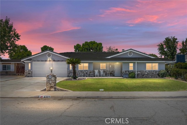 Detail Gallery Image 1 of 1 For 4301 Garnsey Ln, Bakersfield,  CA 93309 - 3 Beds | 2 Baths