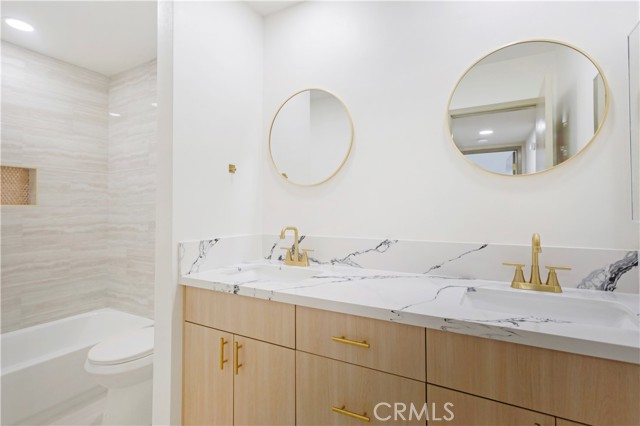 Detail Gallery Image 4 of 24 For 1745 Camino Palmero St #107,  Los Angeles,  CA 90046 - 1 Beds | 1 Baths