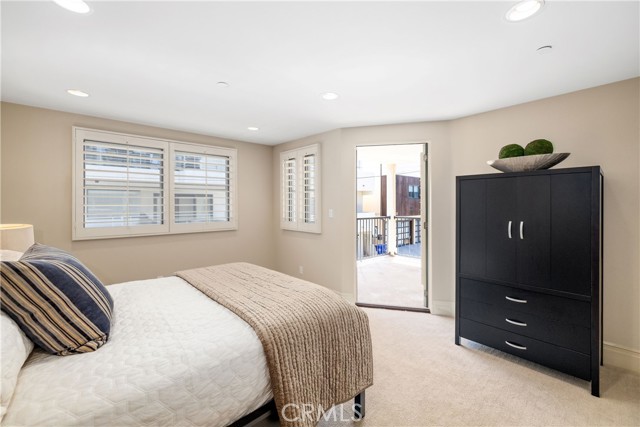 429 21st Place, Manhattan Beach, California 90266, 3 Bedrooms Bedrooms, ,3 BathroomsBathrooms,Residential,Sold,21st,SB22099322