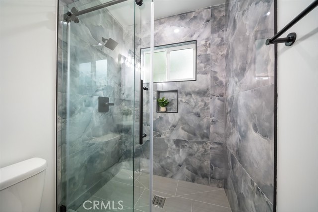 Detail Gallery Image 25 of 57 For 19918 Kittridge, Winnetka,  CA 91306 - 8 Beds | 6 Baths