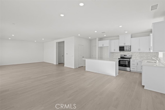 Detail Gallery Image 8 of 17 For 27341 Denali Ct, Corona,  CA 92883 - 5 Beds | 3 Baths