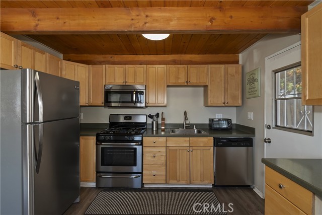 Detail Gallery Image 14 of 35 For 728 W Aeroplane, Big Bear City,  CA 92314 - 2 Beds | 2 Baths
