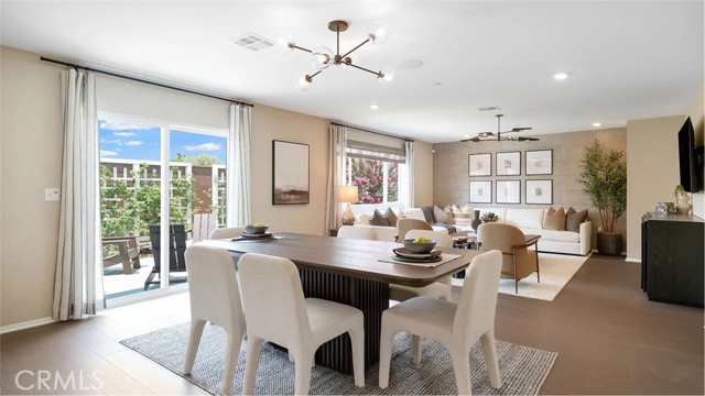 Detail Gallery Image 4 of 21 For 1479 Saddle Cir, San Jacinto,  CA 92582 - 4 Beds | 3/2 Baths