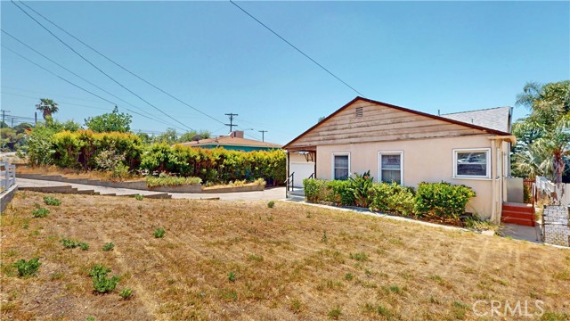 10515 Tujunga Canyon Boulevard, Tujunga CA: https://media.crmls.org/medias/11176847-24b0-419c-bafd-ed3e703042a9.jpg