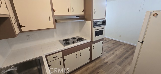 12482 Foothill Boulevard, Clearlake Oaks CA: https://media.crmls.org/medias/11189176-db6f-405d-91d3-ebd49c2457ec.jpg