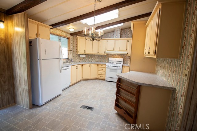 Detail Gallery Image 11 of 39 For 519 W Taylor St, Santa Maria,  CA 93458 - 2 Beds | 2 Baths
