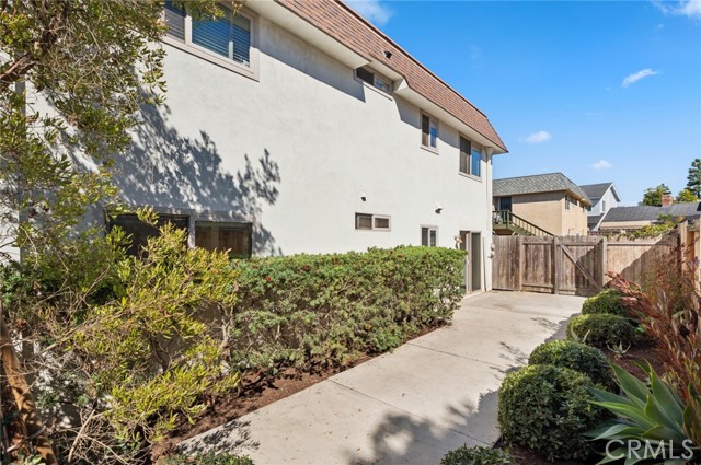 Detail Gallery Image 32 of 41 For 2048 Garden Ln, Costa Mesa,  CA 92627 - – Beds | – Baths