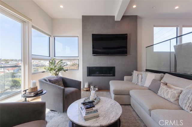 Detail Gallery Image 11 of 43 For 314 Dahlia, Corona Del Mar,  CA 92625 - 3 Beds | 3 Baths