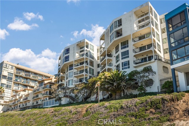 565 Esplanade, Redondo Beach, California 90277, 1 Bedroom Bedrooms, ,1 BathroomBathrooms,Residential,Sold,Esplanade,SB22252448