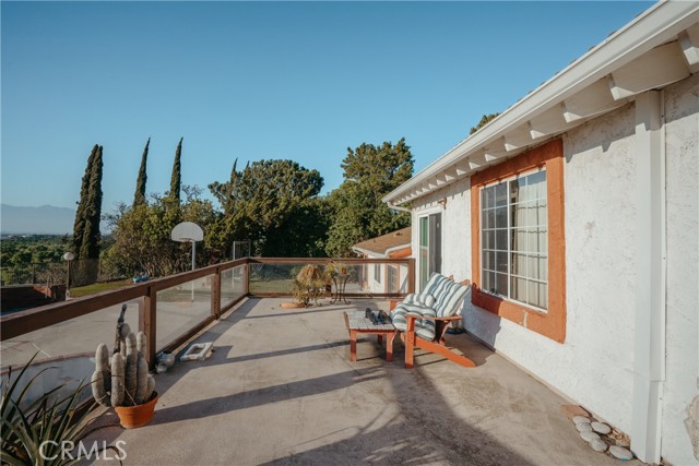 5266 Bluff Street, Norco CA: https://media.crmls.org/medias/111afffc-24e4-431c-ab2e-1f9d8064337d.jpg