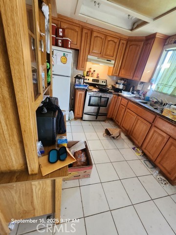 https://media.crmls.org/medias/111b5b74-3cf2-44bf-9518-89598c2a6be6.jpg?preset=X-Large
