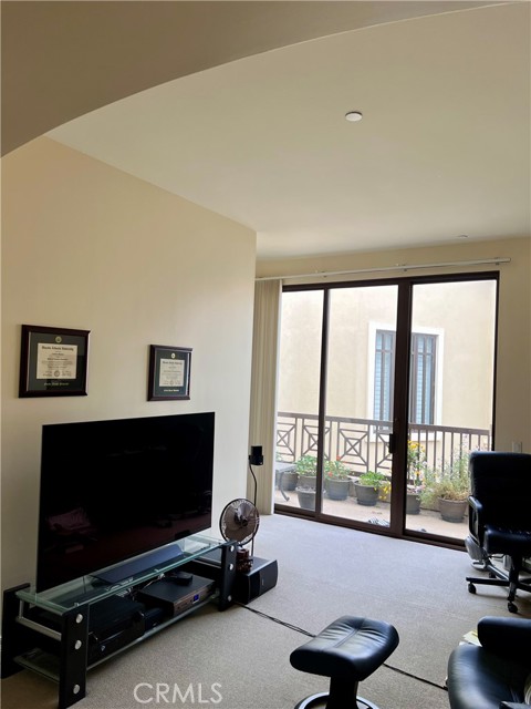 11847 Gorham Avenue, Los Angeles CA: https://media.crmls.org/medias/111b9a77-8845-44dd-8fab-821f8aaceaaf.jpg