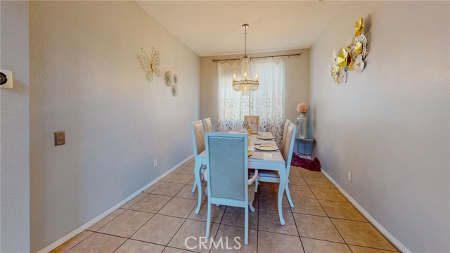Detail Gallery Image 7 of 37 For 5636 Pheasant Dr, Fontana,  CA 92336 - 4 Beds | 2/1 Baths