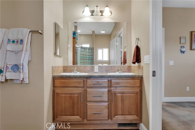 13393 Mariposa Road, Victorville CA: https://media.crmls.org/medias/111c619b-b8ad-4b23-90e0-01da229ab067.jpg