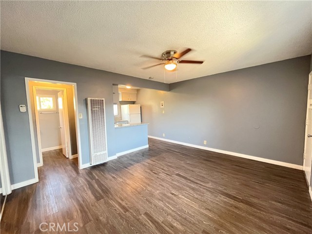Detail Gallery Image 4 of 11 For 4750 W Broadway #M,  Hawthorne,  CA 90250 - 0 Beds | 1 Baths