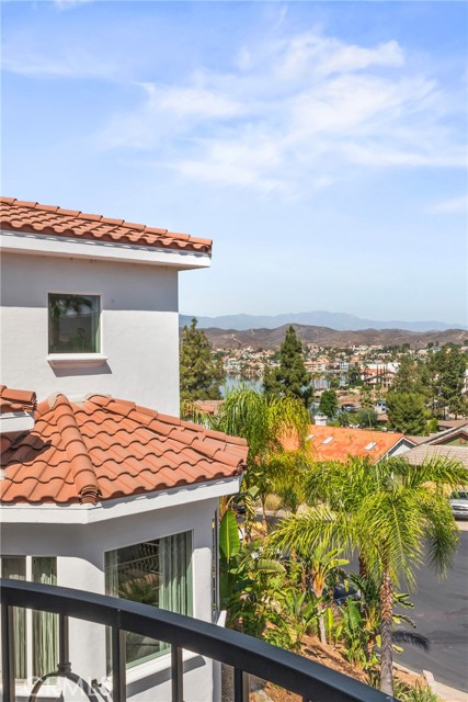 22941 Gold Rush Place, Canyon Lake CA: https://media.crmls.org/medias/111ce4b5-698f-4f1e-a4e9-4dd8e5db19c6.jpg